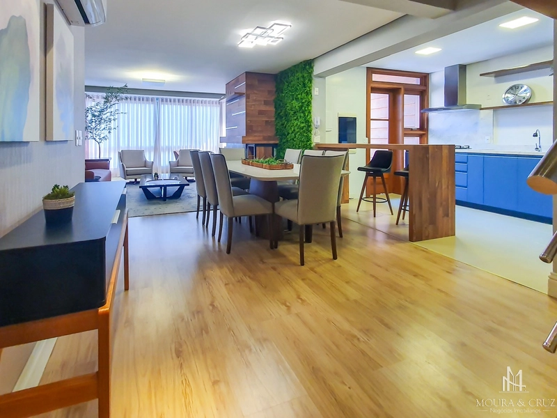 Apartamento Cobertura mobiliada 4 quartos no Centro de Gramado: 2ª foto da galeria de imagens do imóvel