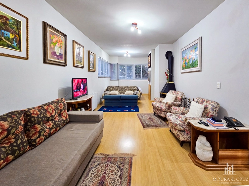 Apartamento JK mobiliado no centro de Gramado: 1ª foto da galeria de imagens do imóvel