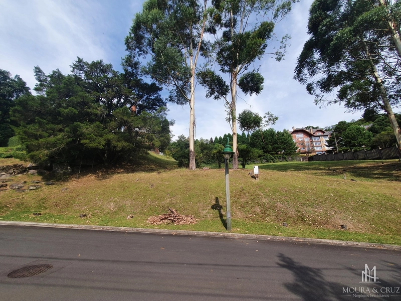 Terreno no Condomínio O Bosque em Gramado: 1ª foto da galeria de imagens do imóvel