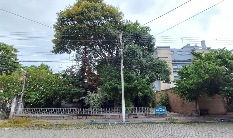 Ótimo terreno no centro da cidade...: 1ª foto da galeria de imagens do imóvel