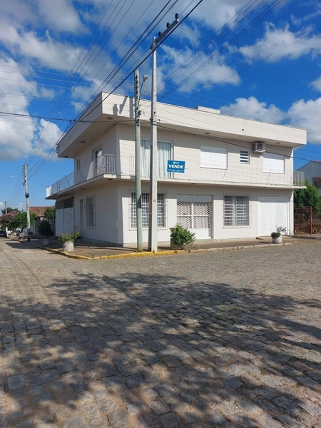 Casa + Ponto comercial a venda: 2ª foto da galeria de imagens do imóvel