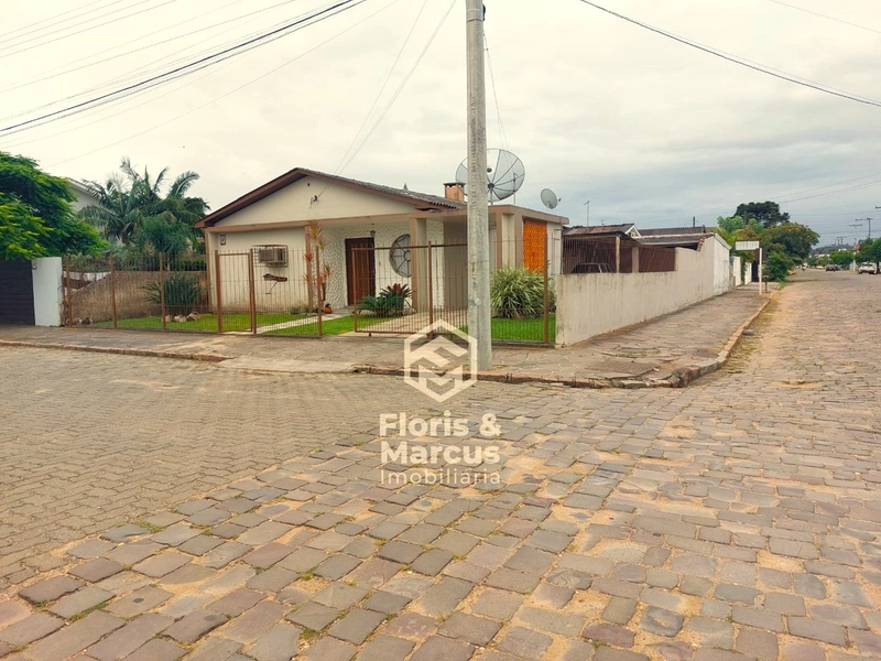 Disponível excelente imóvel no Bairro Olaria: 2ª foto da galeria de imagens do imóvel