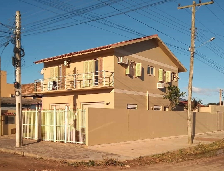 SOBRADO A VENDA, UMA QUADRA DO IFISUL: 2ª foto da galeria de imagens do imóvel