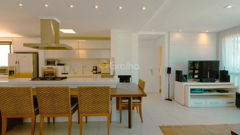 Apartamento 3 dormitórios- 3 suítes - Jurerê: 4ª foto da galeria de imagens do imóvel