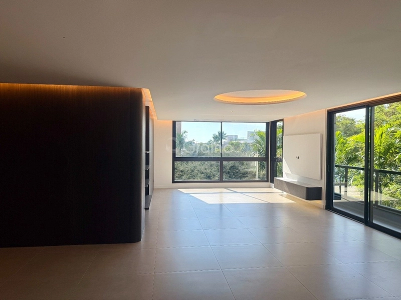 Apartamento 3 dormitórios- 3 suítes - em Jurerê: 2ª foto da galeria de imagens do imóvel