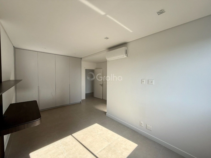 Apartamento 3 dormitórios- 3 suítes - em Jurerê: 22ª foto da galeria de imagens do imóvel