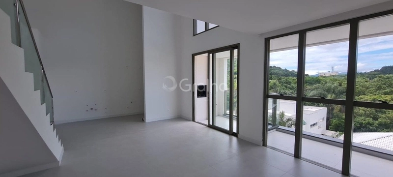 Apartamento duplex 2 dorms - 2 suites- Jurerê: 1ª foto da galeria de imagens do imóvel