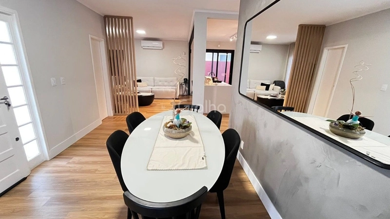 Casa em Jurerê Internacional com 3 quartos 1 suíte: 4ª foto da galeria de imagens do imóvel