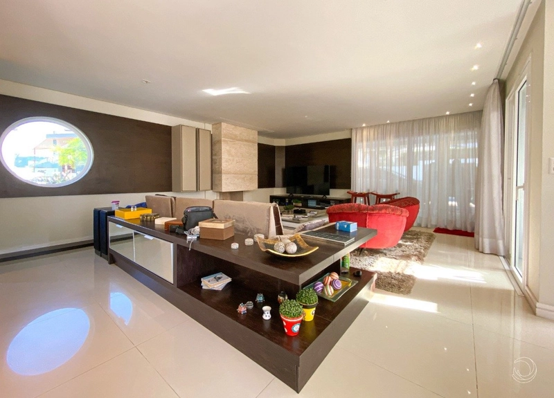 Casa em Jurerê - 5 suítes: 5ª foto da galeria de imagens do imóvel