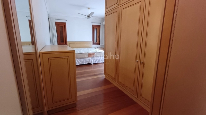 Casa com 4 suítes em Jurerê: 8ª foto da galeria de imagens do imóvel