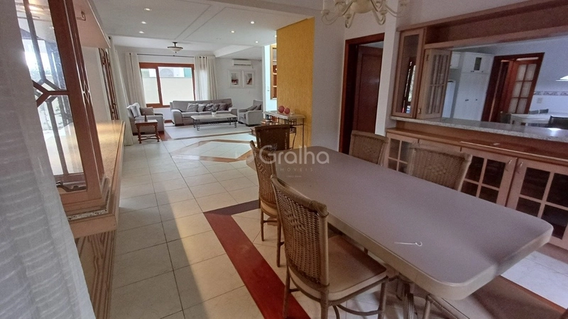 Casa com 4 suítes em Jurerê: 17ª foto da galeria de imagens do imóvel