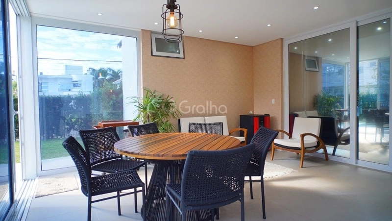 Casa em Jurerê - 4 suítes: 15ª foto da galeria de imagens do imóvel