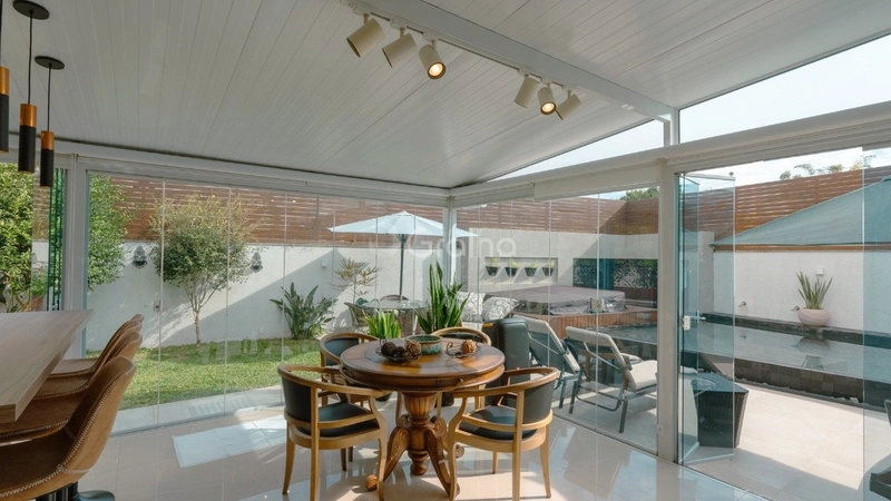 Casa em Jurerê - 5 quartos: 3ª foto da galeria de imagens do imóvel