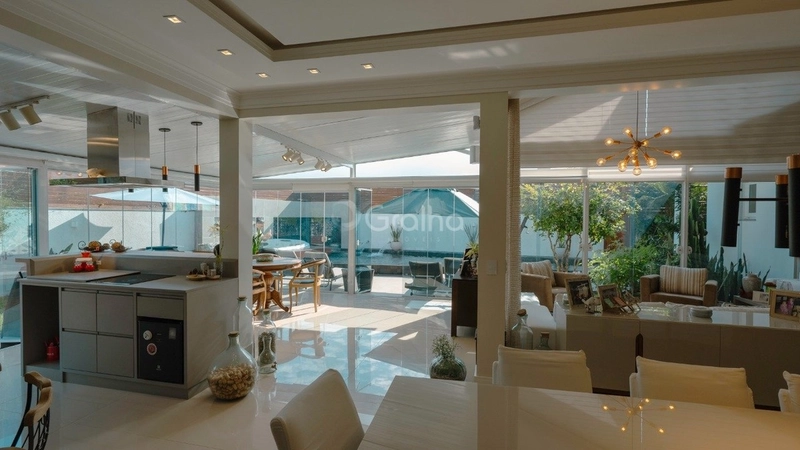 Casa em Jurerê - 5 quartos: 5ª foto da galeria de imagens do imóvel