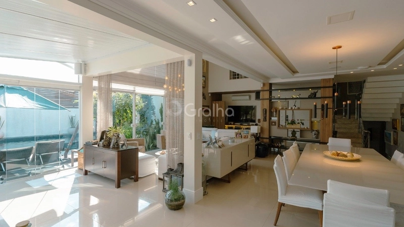 Casa em Jurerê - 5 quartos: 9ª foto da galeria de imagens do imóvel