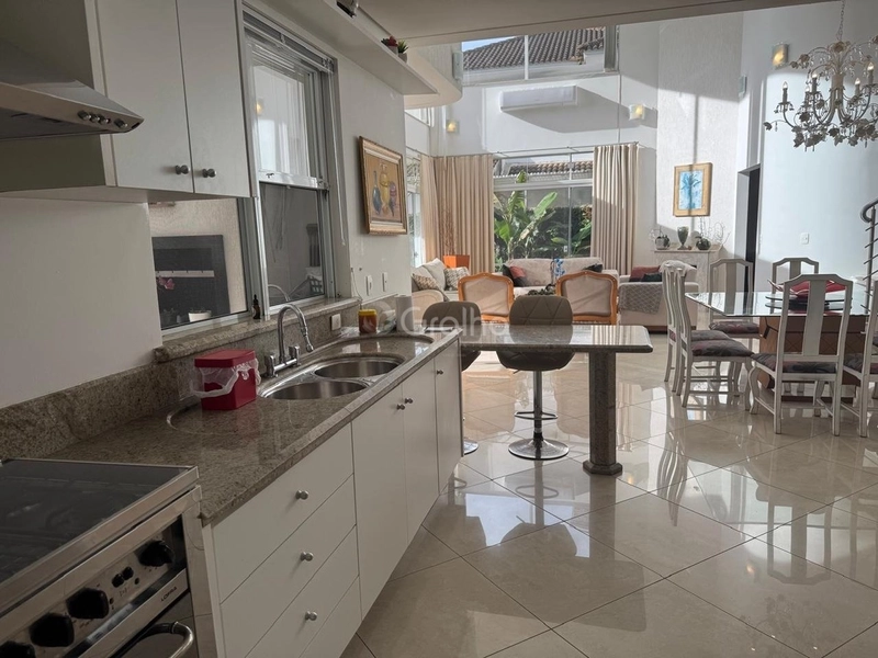 Casa em Jurerê - 5 quartos: 13ª foto da galeria de imagens do imóvel