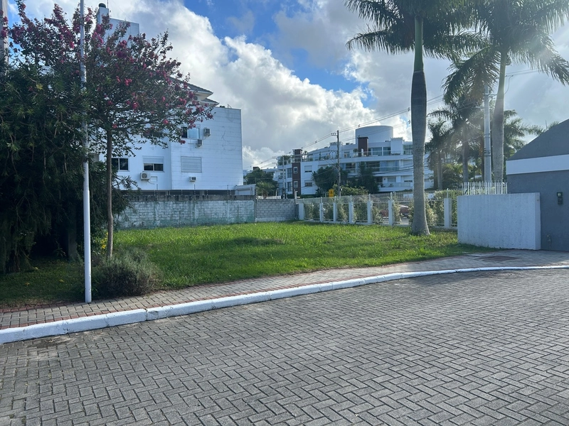 Terreno na Cachoeira do Bom Jesus em condomínio: 6ª foto da galeria de imagens do imóvel