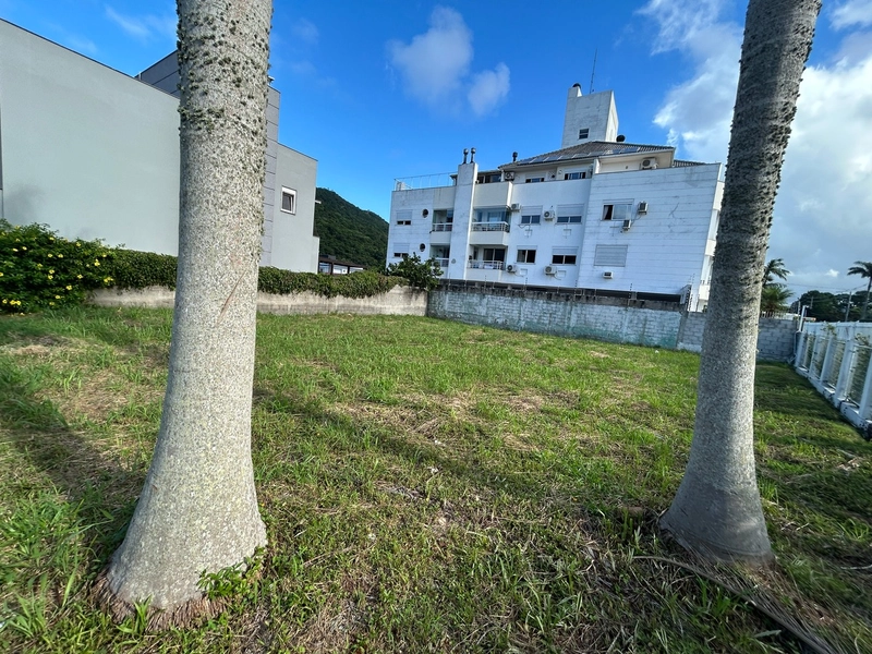 Terreno na Cachoeira do Bom Jesus em condomínio: 5ª foto da galeria de imagens do imóvel
