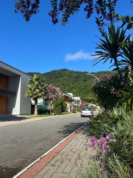 Terreno na Cachoeira do Bom Jesus em condomínio: 19ª foto da galeria de imagens do imóvel