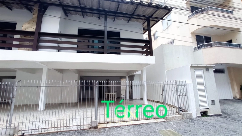 CASA MEIA PRAIA: 3ª foto da galeria de imagens do imóvel