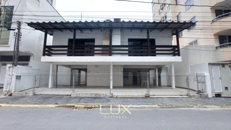 CASA MEIA PRAIA: 2ª foto da galeria de imagens do imóvel