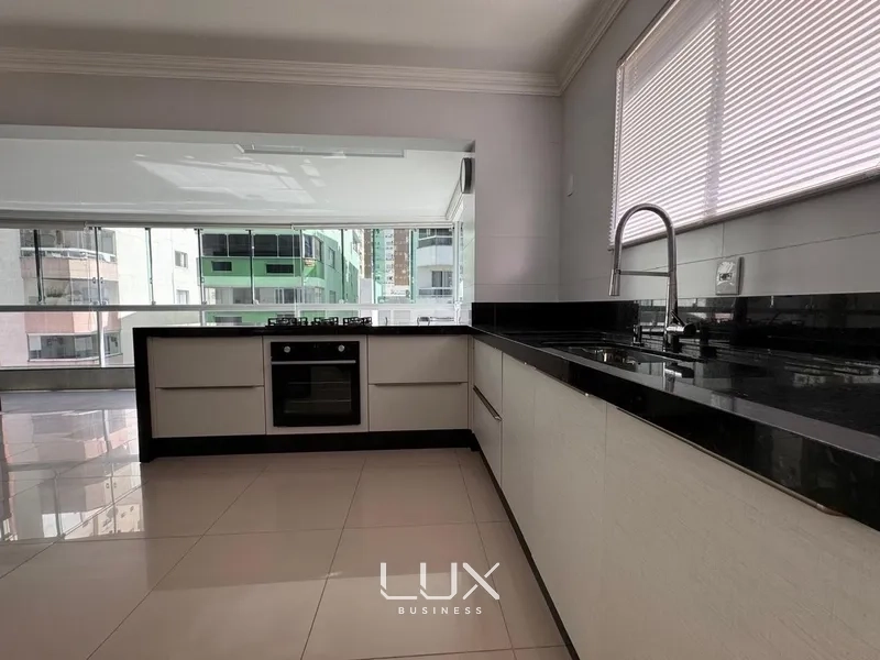 Aconchegante Apartamento em Meia Praia: 9ª foto da galeria de imagens do imóvel