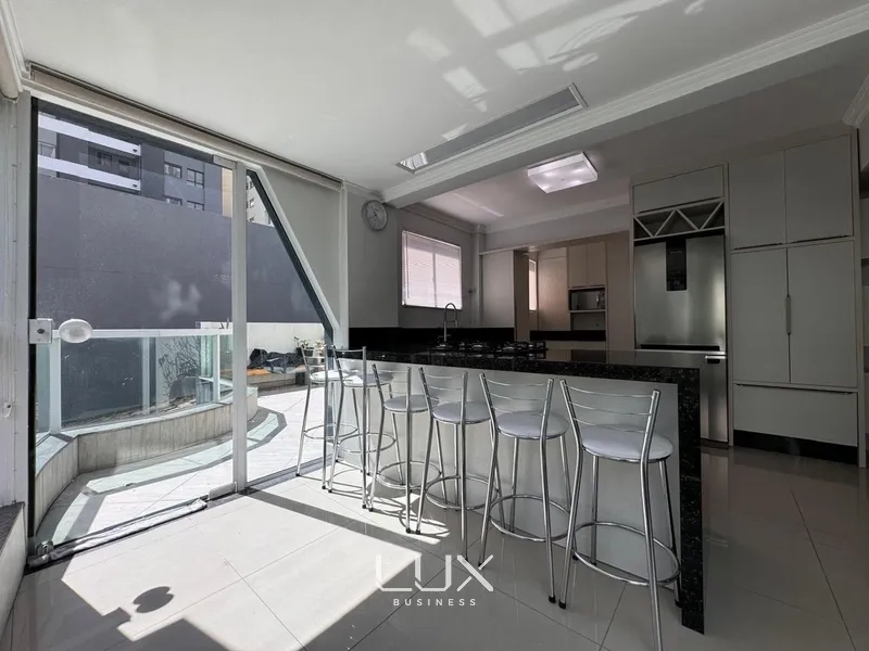 Aconchegante Apartamento em Meia Praia: 4ª foto da galeria de imagens do imóvel