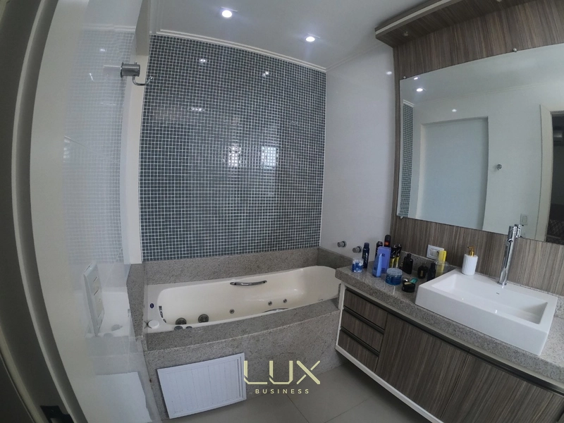 LUXO E CONFORTO AO SEU ALCANCE: 17ª foto da galeria de imagens do imóvel