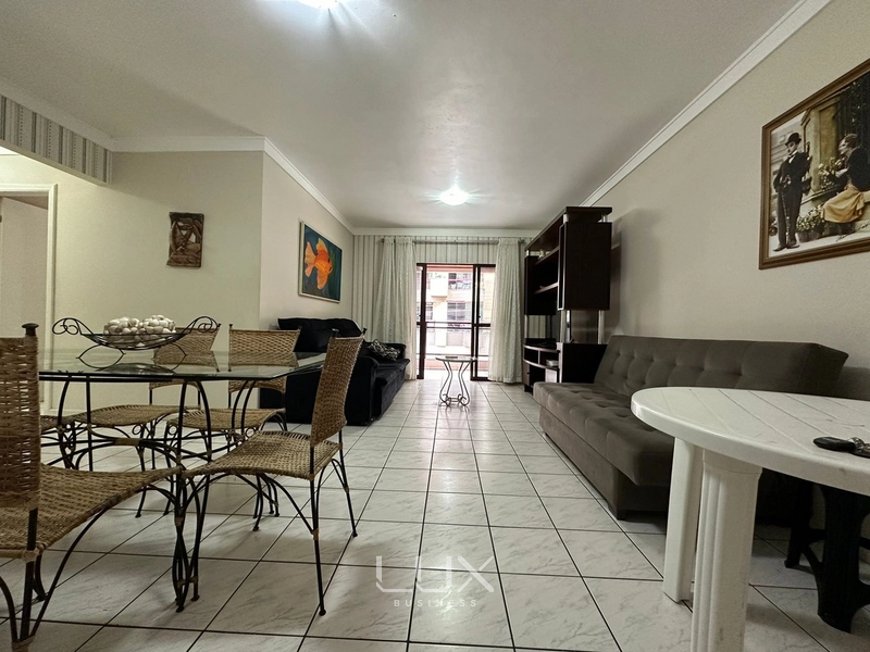 APARTAMENTO QUADRA MAR: 2ª foto da galeria de imagens do imóvel