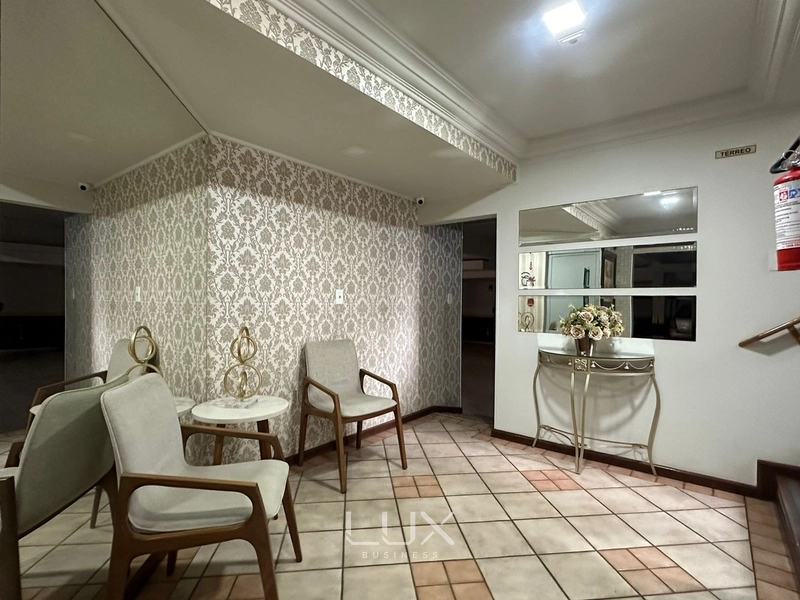 APARTAMENTO PRONTO NO CORAÇÃO DA MEIA PRAIA: 3ª foto da galeria de imagens do imóvel