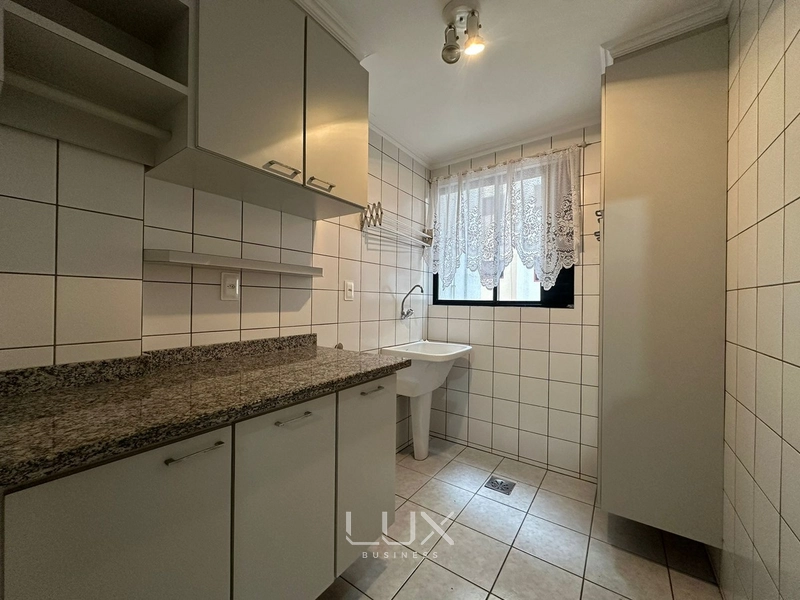 APARTAMENTO PRONTO NO CORAÇÃO DA MEIA PRAIA: 4ª foto da galeria de imagens do imóvel