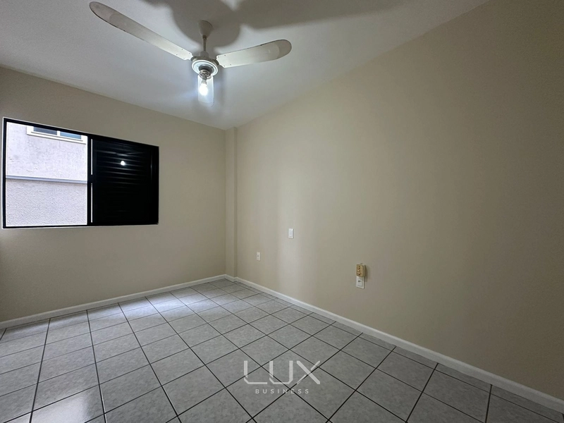 APARTAMENTO PRONTO NO CORAÇÃO DA MEIA PRAIA: 9ª foto da galeria de imagens do imóvel