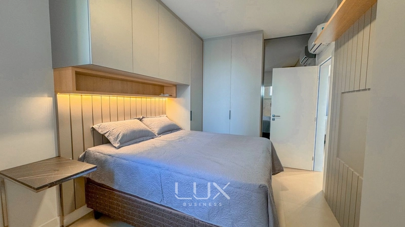 APARTAMENTO NOVO, TOTALMENTE MOBILIADO EM MEIA PRAIA: 11ª foto da galeria de imagens do imóvel