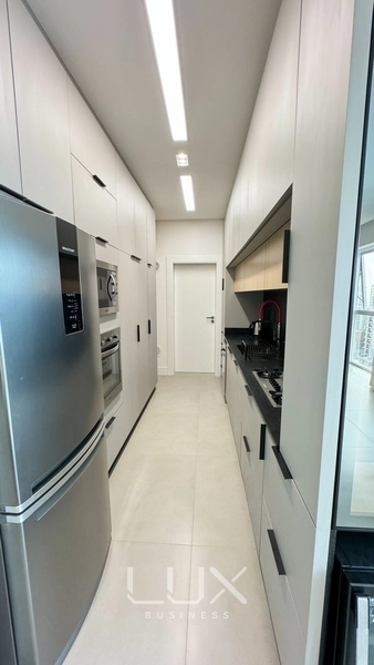APARTAMENTO NOVO, TOTALMENTE MOBILIADO EM MEIA PRAIA: 7ª foto da galeria de imagens do imóvel