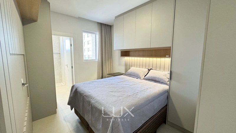 APARTAMENTO NOVO, TOTALMENTE MOBILIADO EM MEIA PRAIA: 10ª foto da galeria de imagens do imóvel
