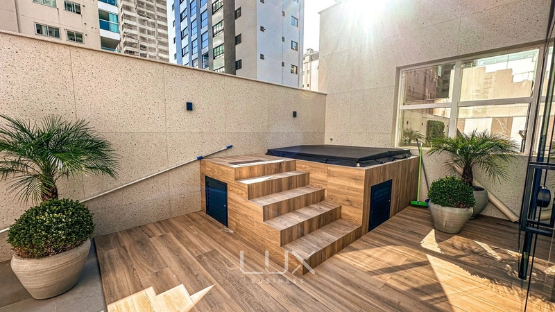 APARTAMENTO NOVO, TOTALMENTE MOBILIADO EM MEIA PRAIA: 19ª foto da galeria de imagens do imóvel