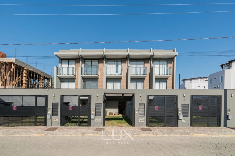 Sobrado triplex mobiliado pronto para você passar suas férias de verão: 2ª foto da galeria de imagens do imóvel