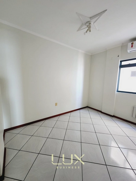 Apartamento à Venda Frente Mar em Meia Praia: 9ª foto da galeria de imagens do imóvel