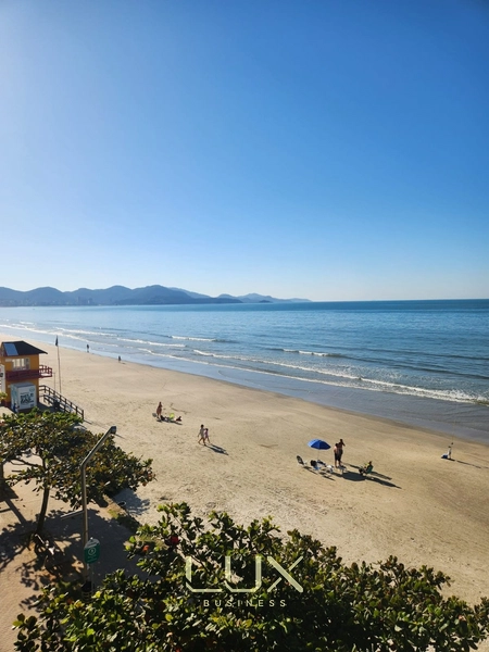 Apartamento à Venda Frente Mar em Meia Praia: 4ª foto da galeria de imagens do imóvel