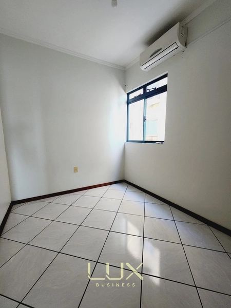 Apartamento à Venda Frente Mar em Meia Praia: 7ª foto da galeria de imagens do imóvel