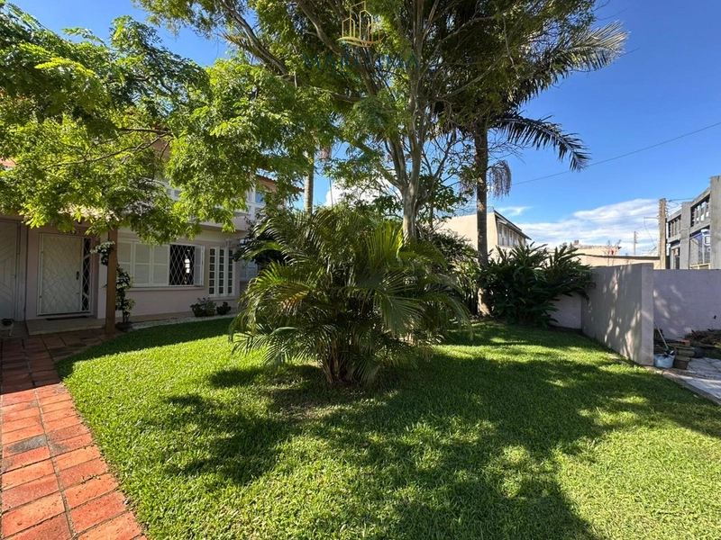 Sobrado mobiliado com piscina!: 4ª foto da galeria de imagens do imóvel