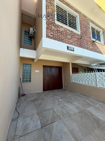 Duplex mobiliado com 02 suítes, no Centro de Tramandaí!