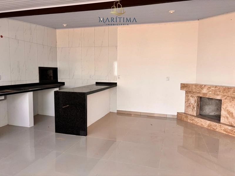 Casa mista com 3 dormitórios e anexo com churrasqueira na Zona Nova –