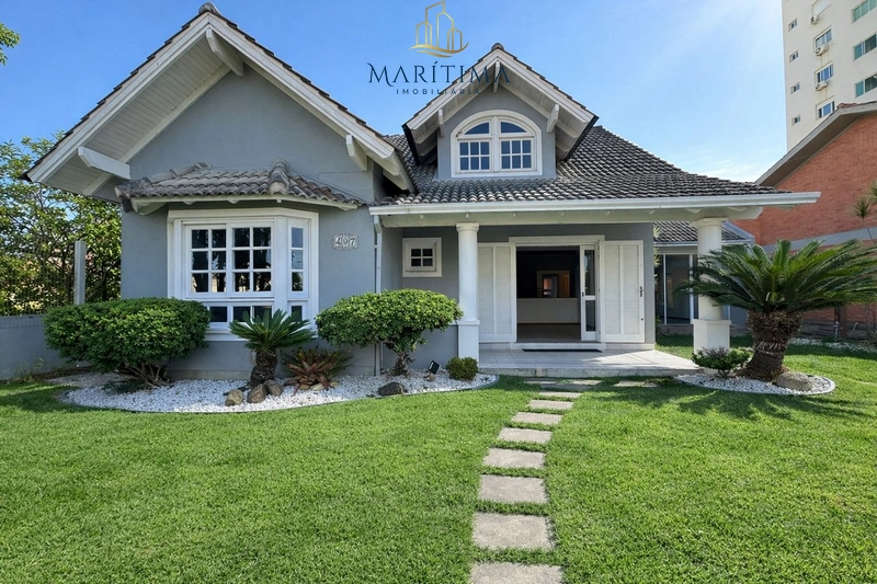 Excelente casa com 05 dormitórios, no Centro de Tramandaí!: 1ª foto da galeria de imagens do imóvel