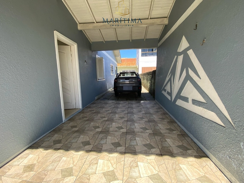 Casa ampla e bem localizada em Tramandaí!: 2ª foto da galeria de imagens do imóvel