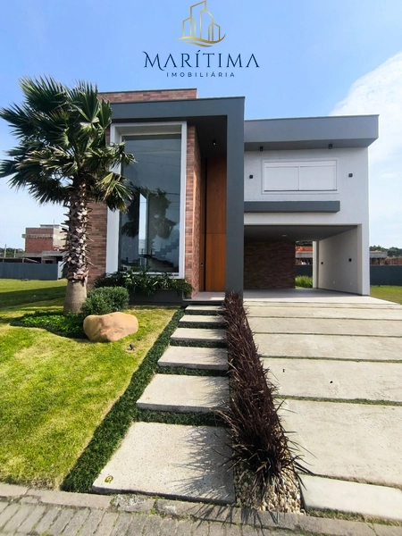 Linda casa térrea com 3 suítes!