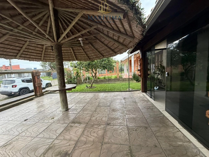 Casa térrea com piscina, ótima localização próximo a Plataforma!: 3ª foto da galeria de imagens do imóvel