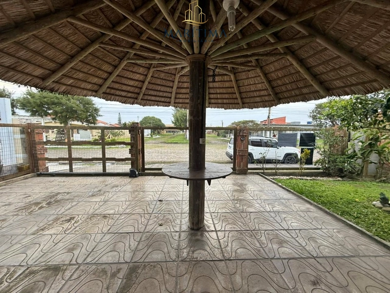 Casa térrea com piscina, ótima localização próximo a Plataforma!: 6ª foto da galeria de imagens do imóvel