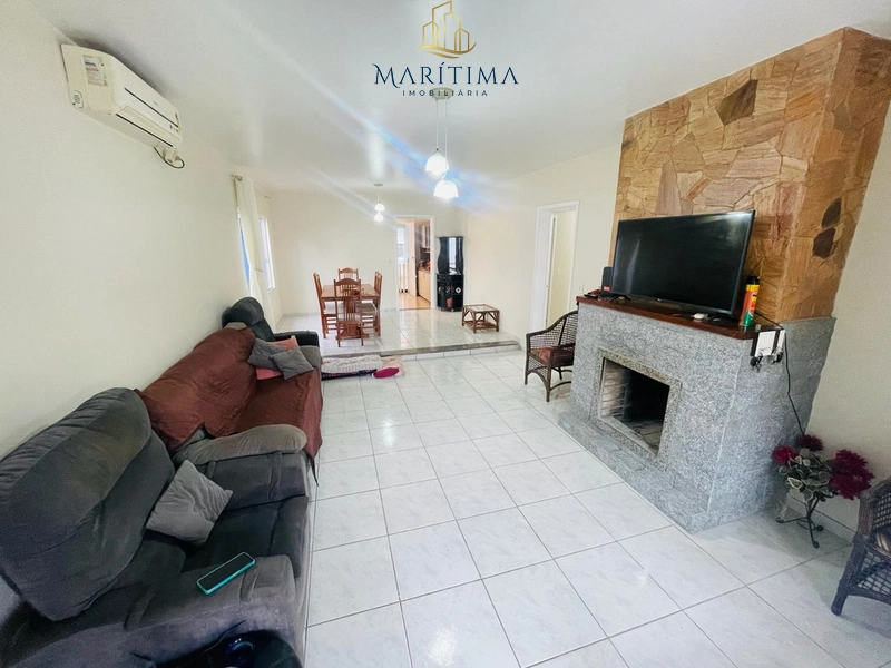 Casa ampla entre centro e o mar!: 1ª foto da galeria de imagens do imóvel