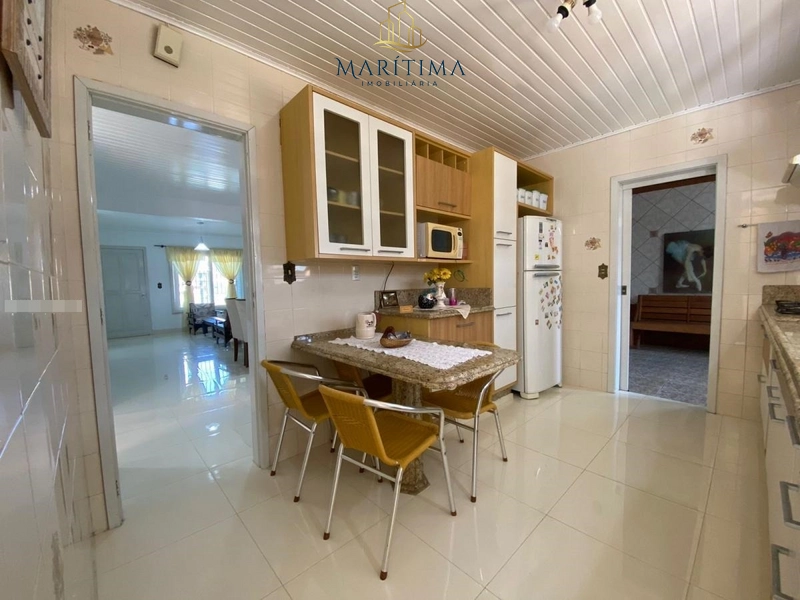 Linda casa com piscina!: 10ª foto da galeria de imagens do imóvel